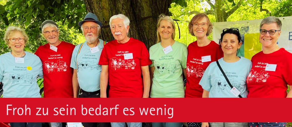 Acht Stifter in Bürgersingen-T-Shirts - Schrift: Froh zu sein bedarf es wenig